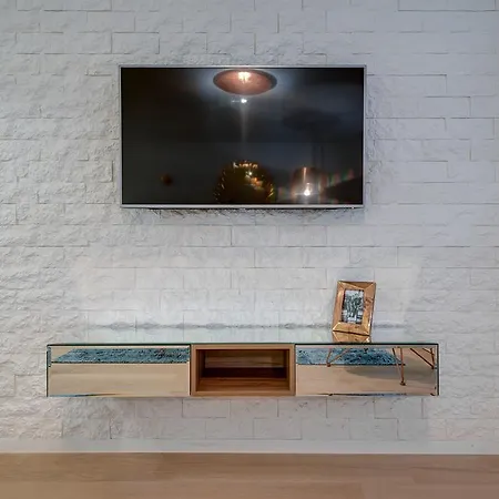 Carnation 아파트 *